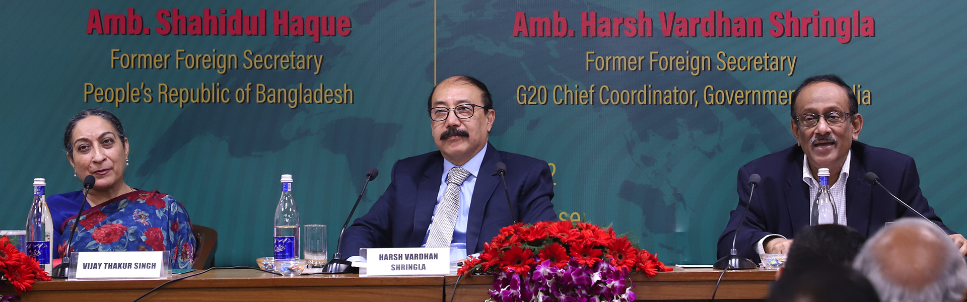 L-R: Amb. Vijay Thakur Singh, DG, ICWA; Shri Harsh Vardhan Shringla, G-20 Chief Coordinator & Former Foreign Secretary; Amb. Shahidul Haque, Former Foreign Secretary, People’s Republic of Bangladesh at the Special Lecture on “Bangladesh's Foreign Policy”, 23 August 2022.